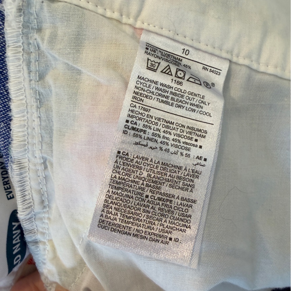 Old Navy Multicolor Vertical Stripe Linen-Blend Shorts - Picture 5 of 5